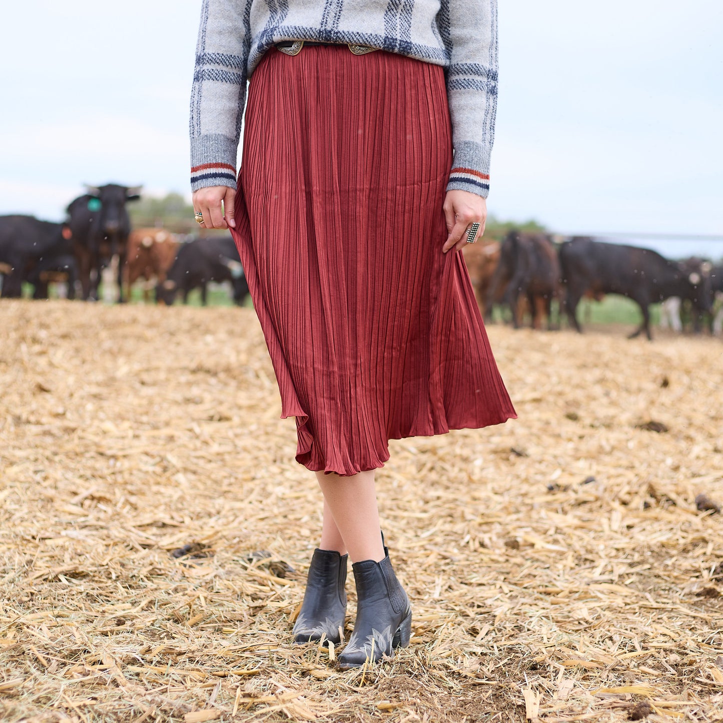 PLEATED WINE SKIRT